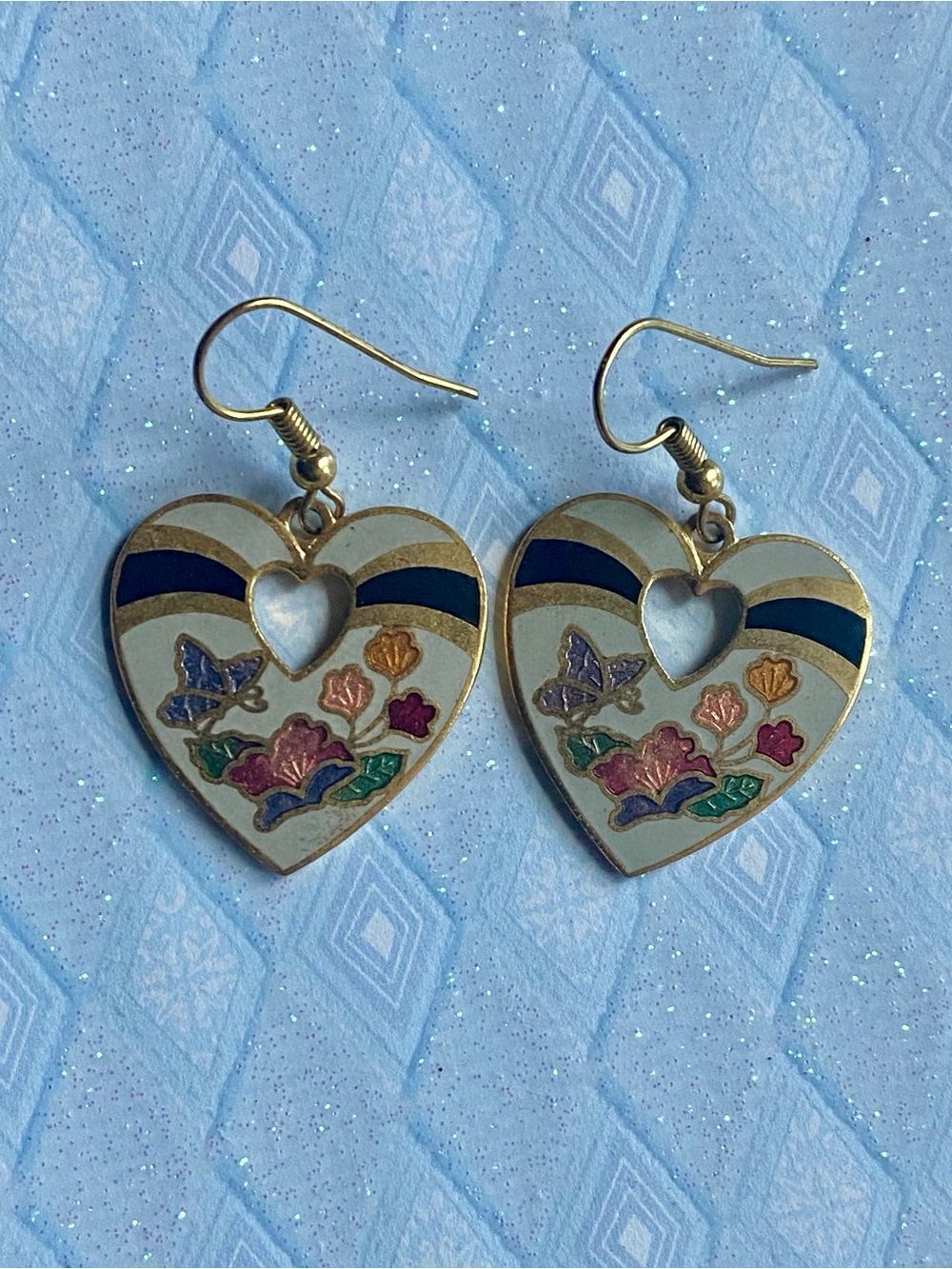 Vintage Dangle Heart Earrings No Stone.